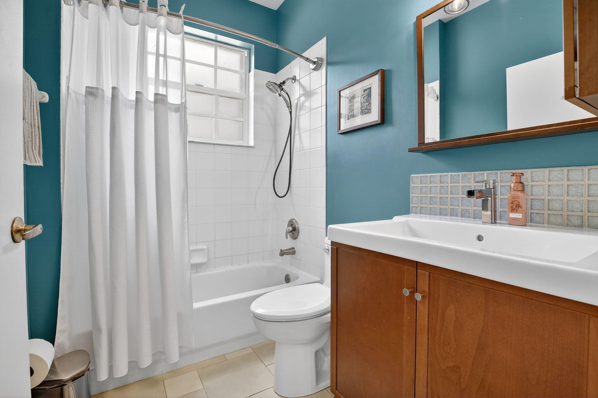 REGENCY HOMES - Residential