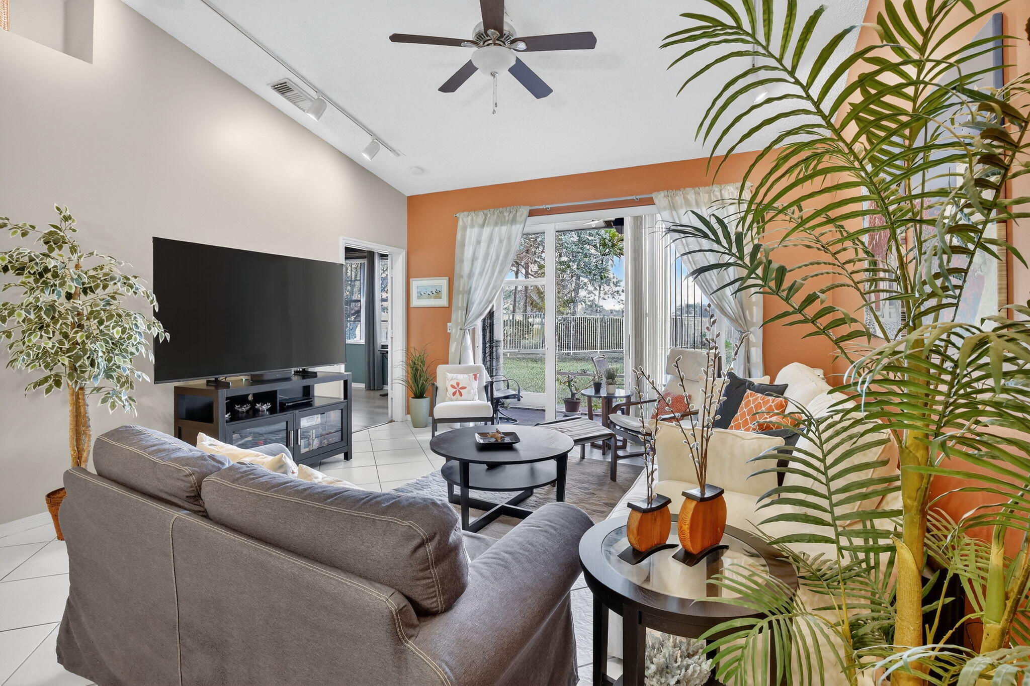 REGENCY HOMES - Residential