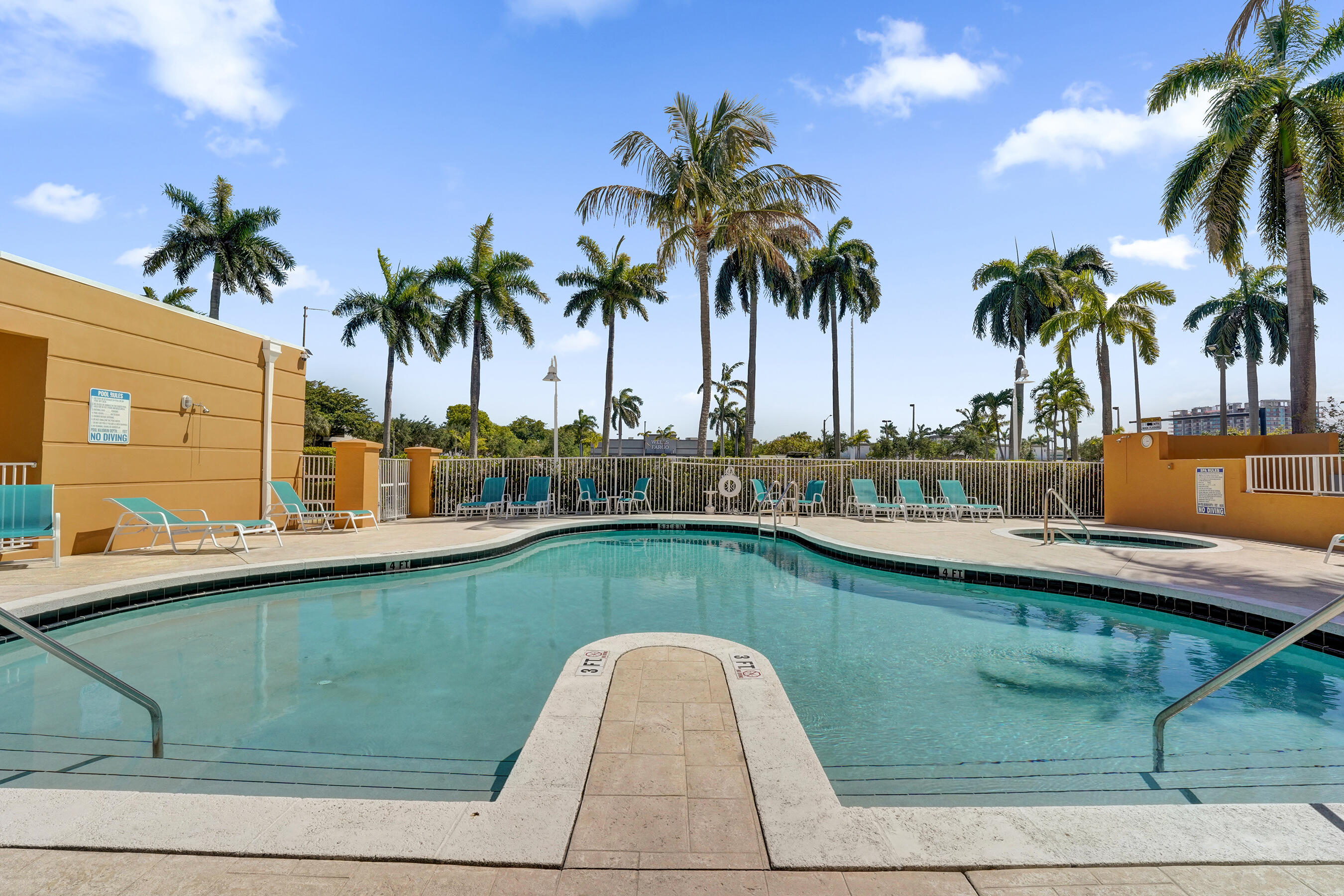 SHERIDAN EAST CONDO BLDG 1 - Residential Lease