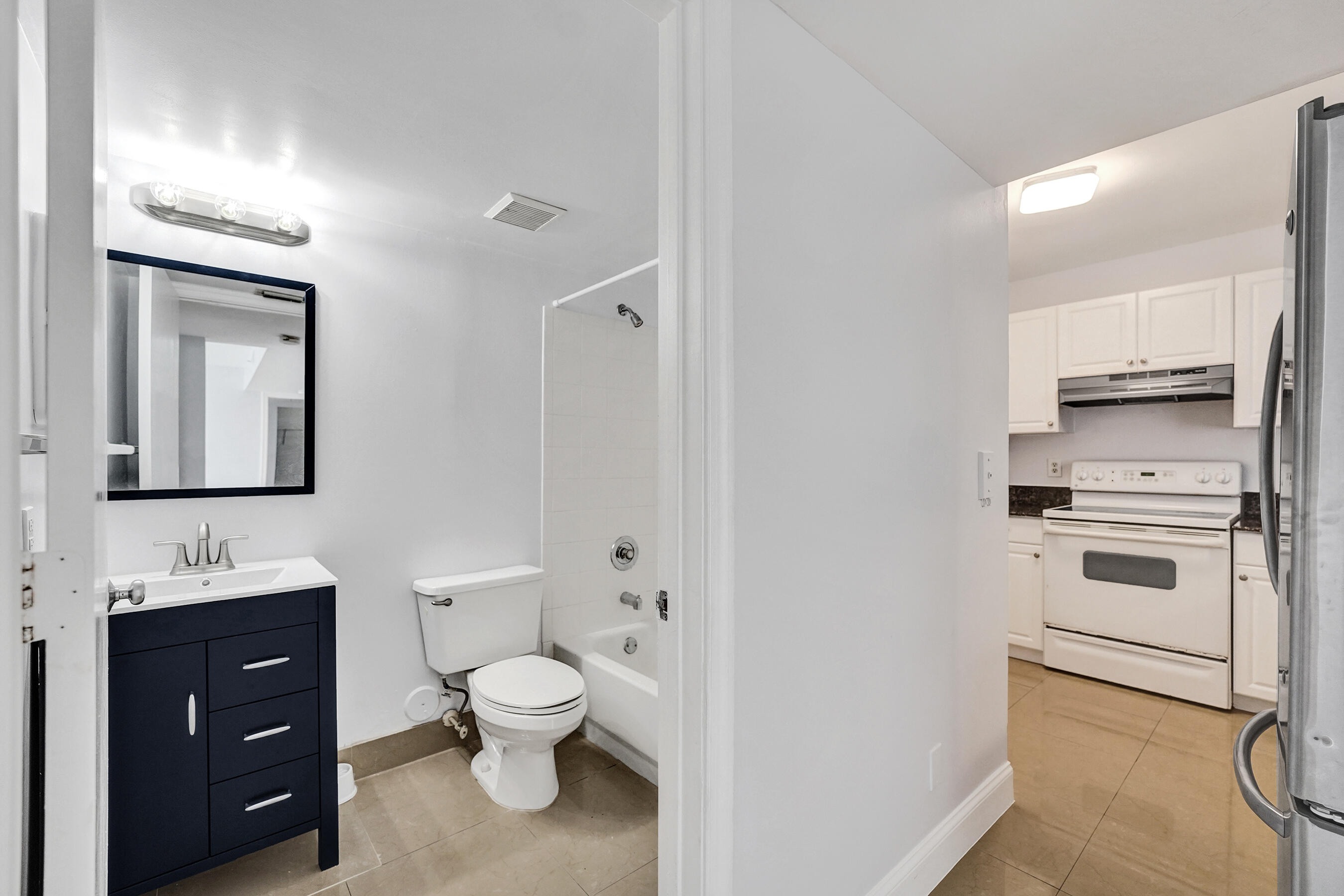 SHERIDAN EAST CONDO BLDG 1 - Residential Lease