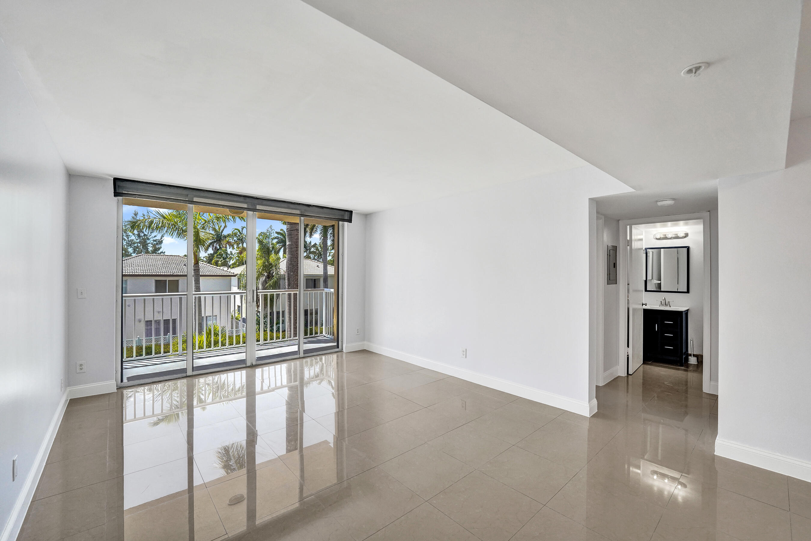 SHERIDAN EAST CONDO BLDG 1 - Residential Lease