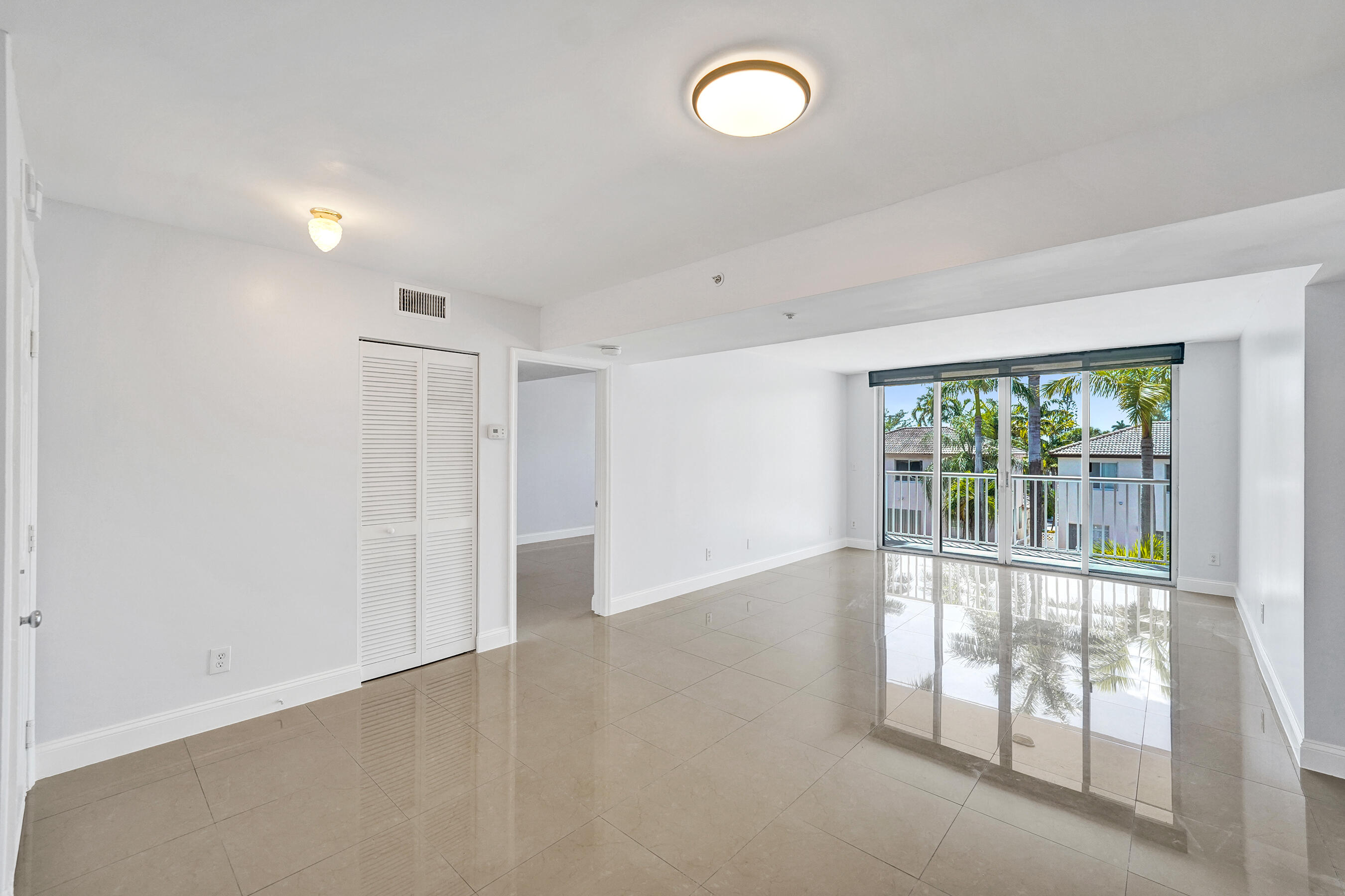 SHERIDAN EAST CONDO BLDG 1 - Residential Lease