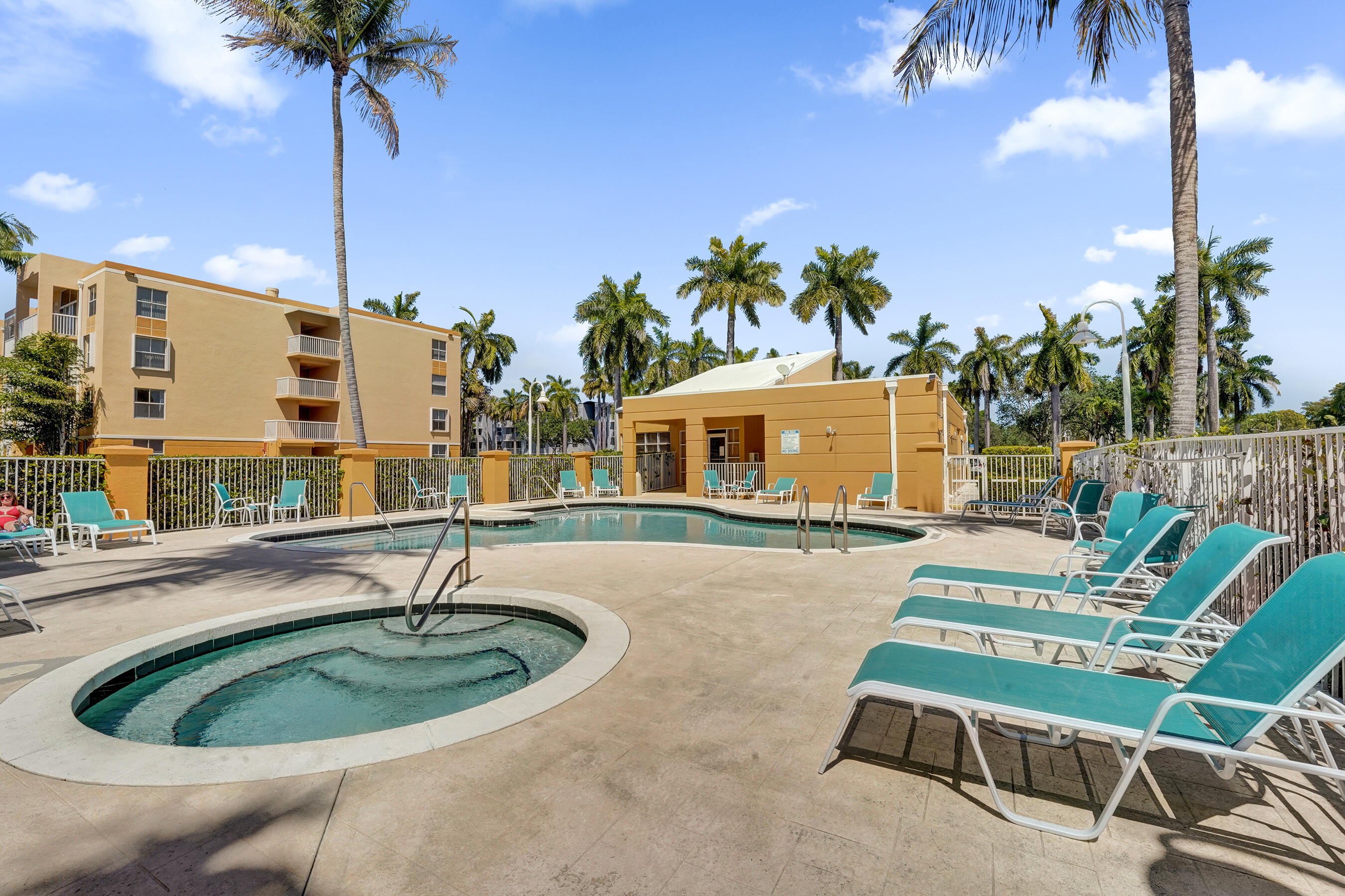 SHERIDAN EAST CONDO BLDG 1 - Residential Lease