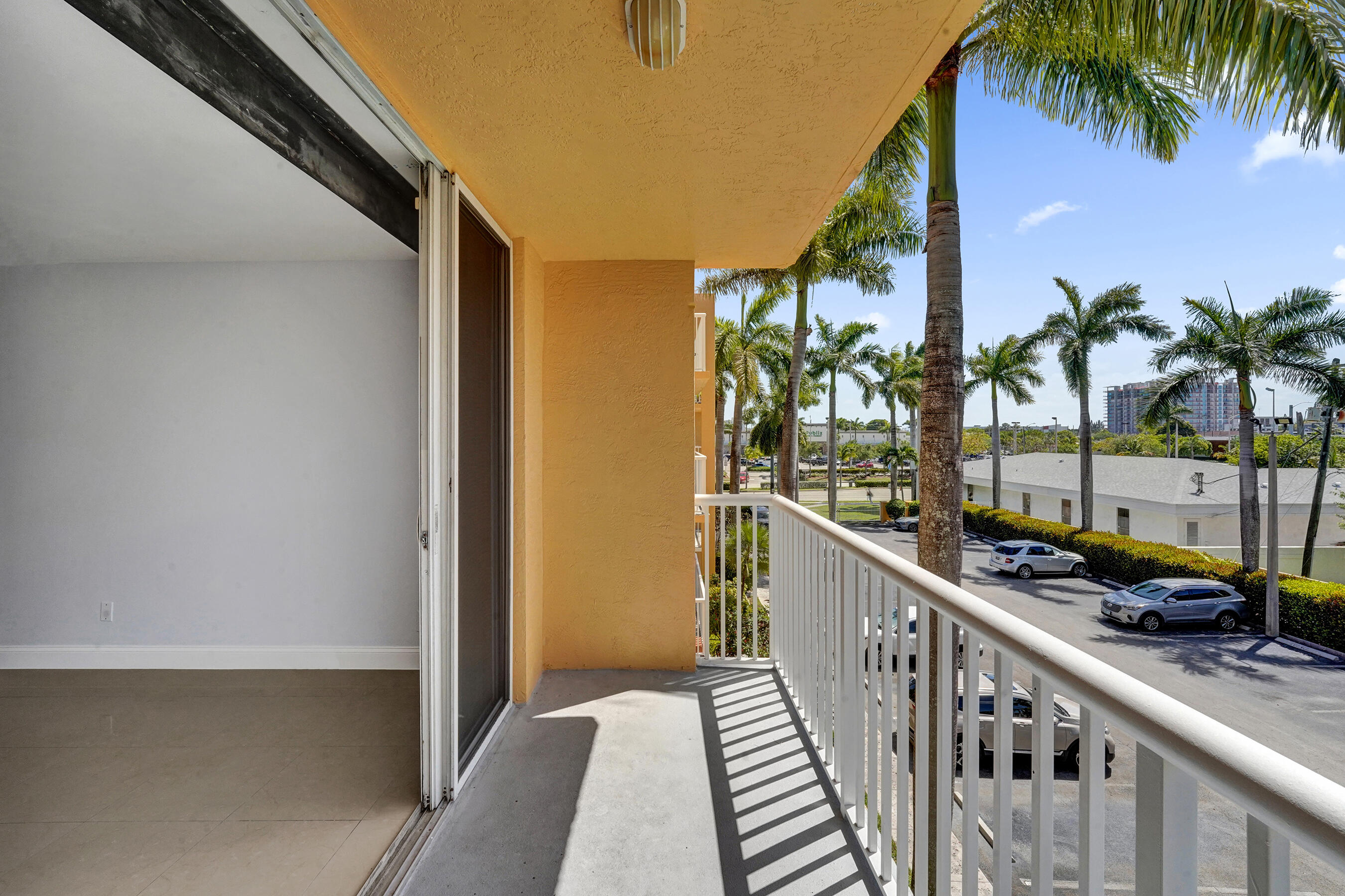 SHERIDAN EAST CONDO BLDG 1 - Residential Lease