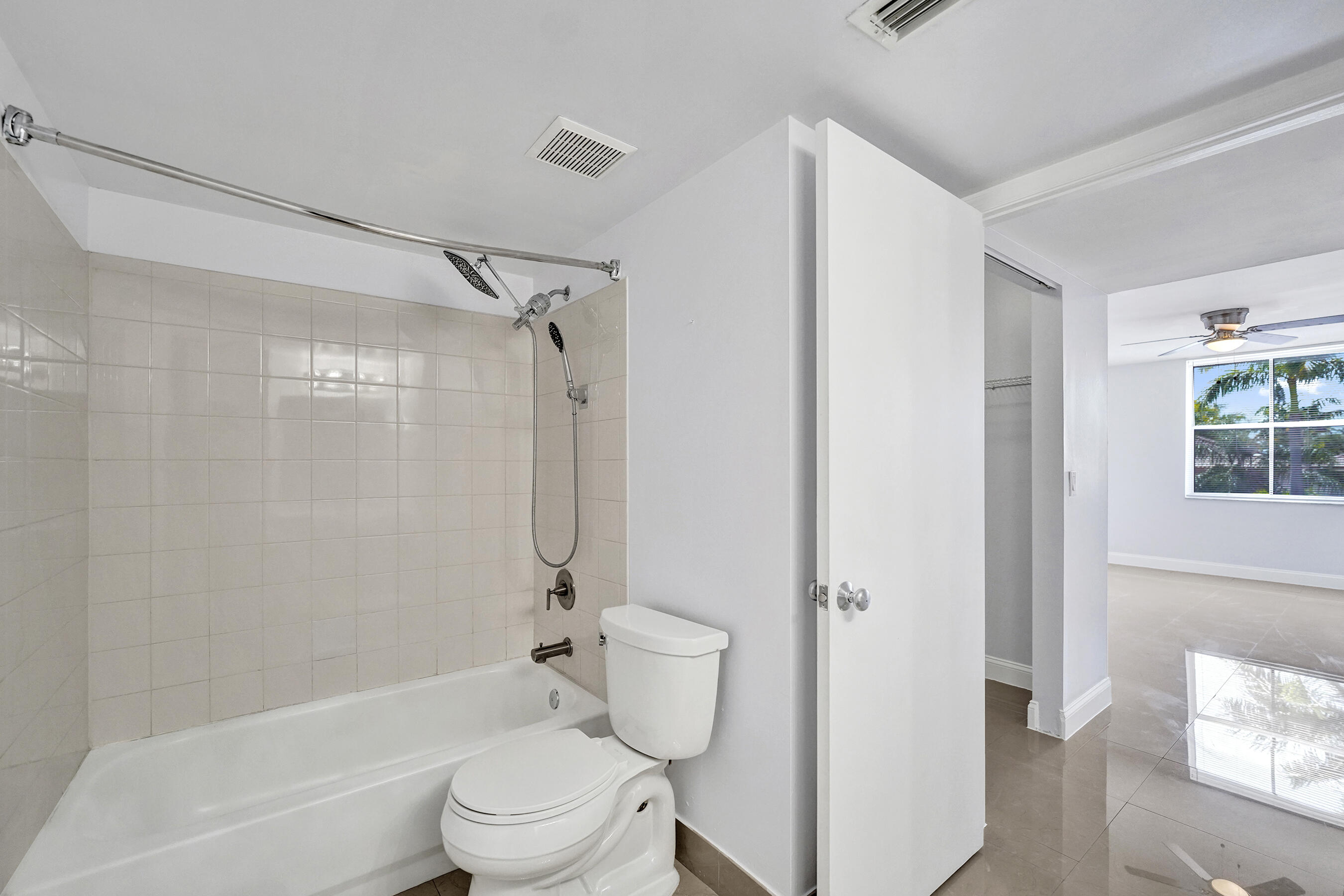 SHERIDAN EAST CONDO BLDG 1 - Residential Lease