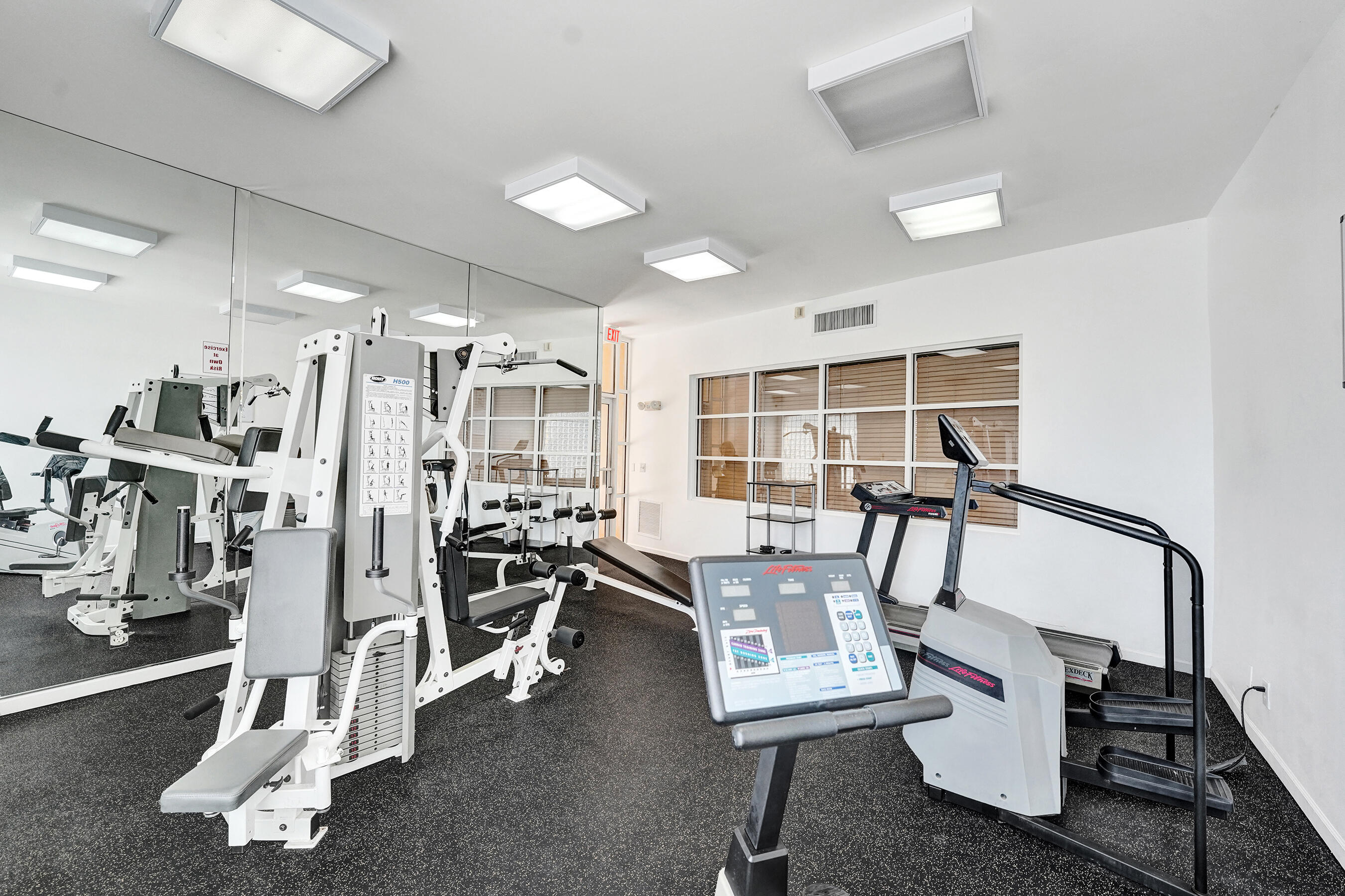 SHERIDAN EAST CONDO BLDG 1 - Residential Lease