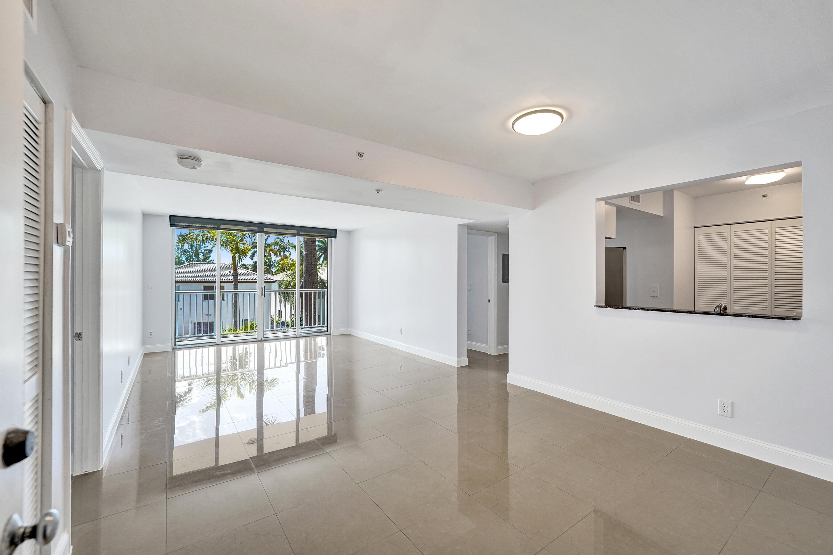 SHERIDAN EAST CONDO BLDG 1 - Residential Lease