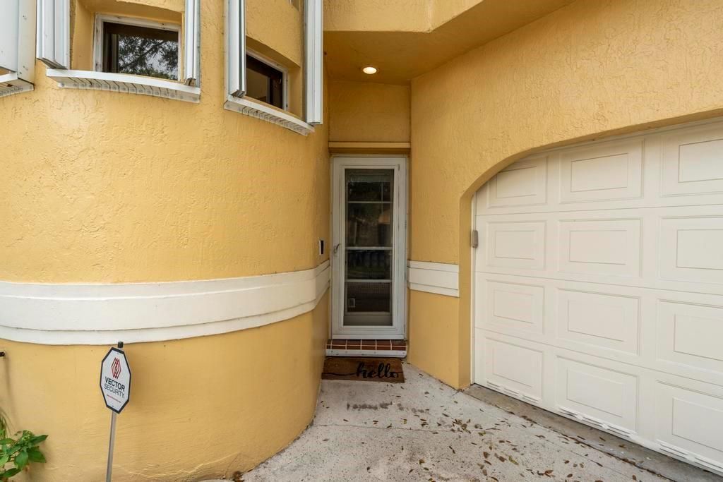 Photo of 11381 Lakeview Drive, Coral Springs, FL 33071 (MLS # F10417399)