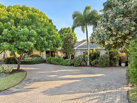 A home in Lake Clarke Shores