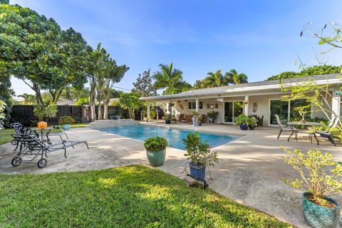 A home in Lake Clarke Shores