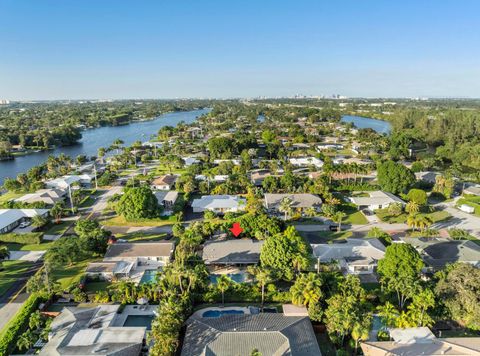 A home in Lake Clarke Shores