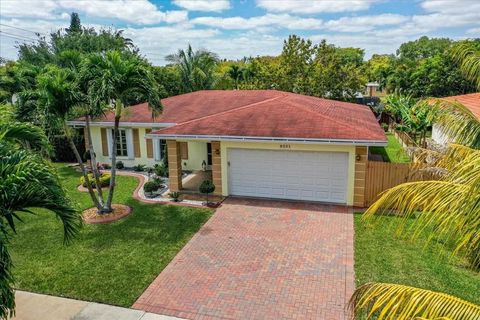 Single Family Residence in Tamarac FL 8201 74th Ter Ter.jpg