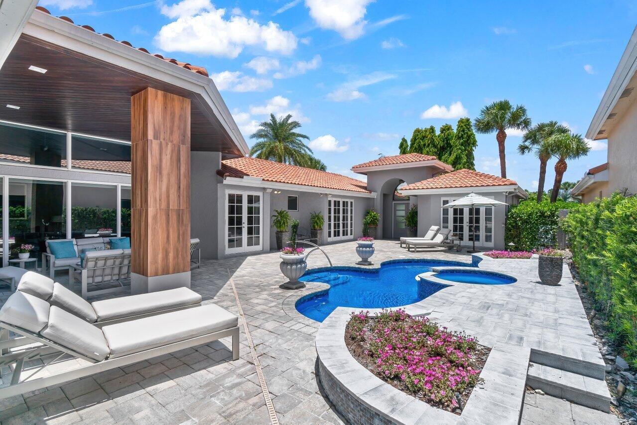 5119 Suffolk Drive, Boca Raton, FL, 33496/$2,699,000 2 5119 Suffolk Drive