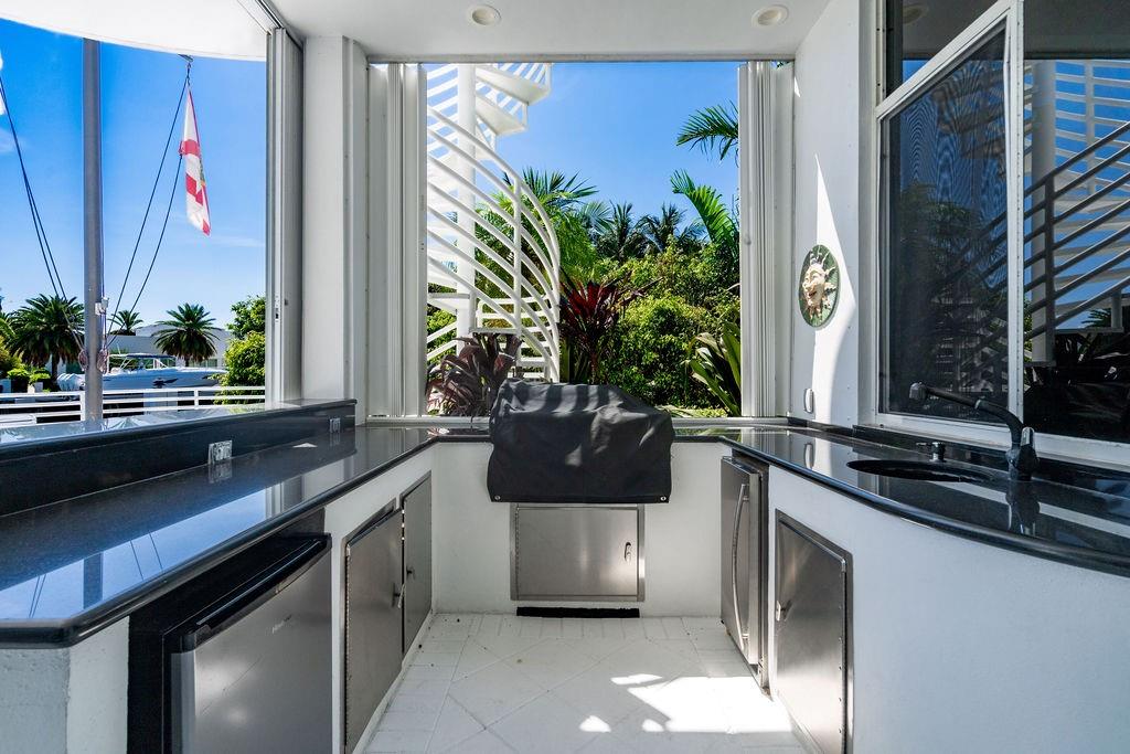 Lighthouse Point 5th Sec - Residential