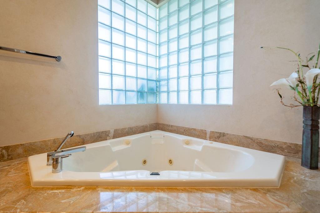 Lighthouse Point 5th Sec - Residential