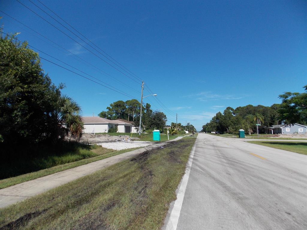 PORT ST LUCIE SECTION 20 - Land