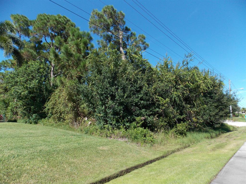 PORT ST LUCIE SECTION 20 - Land