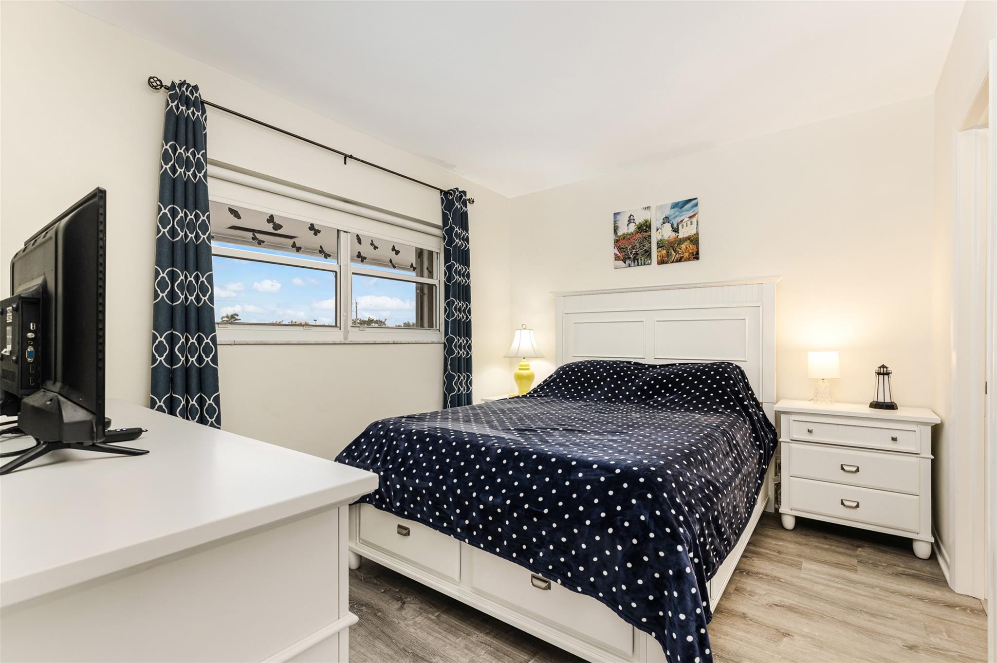 LEISUREVILLE LAKE CONDO - Residential
