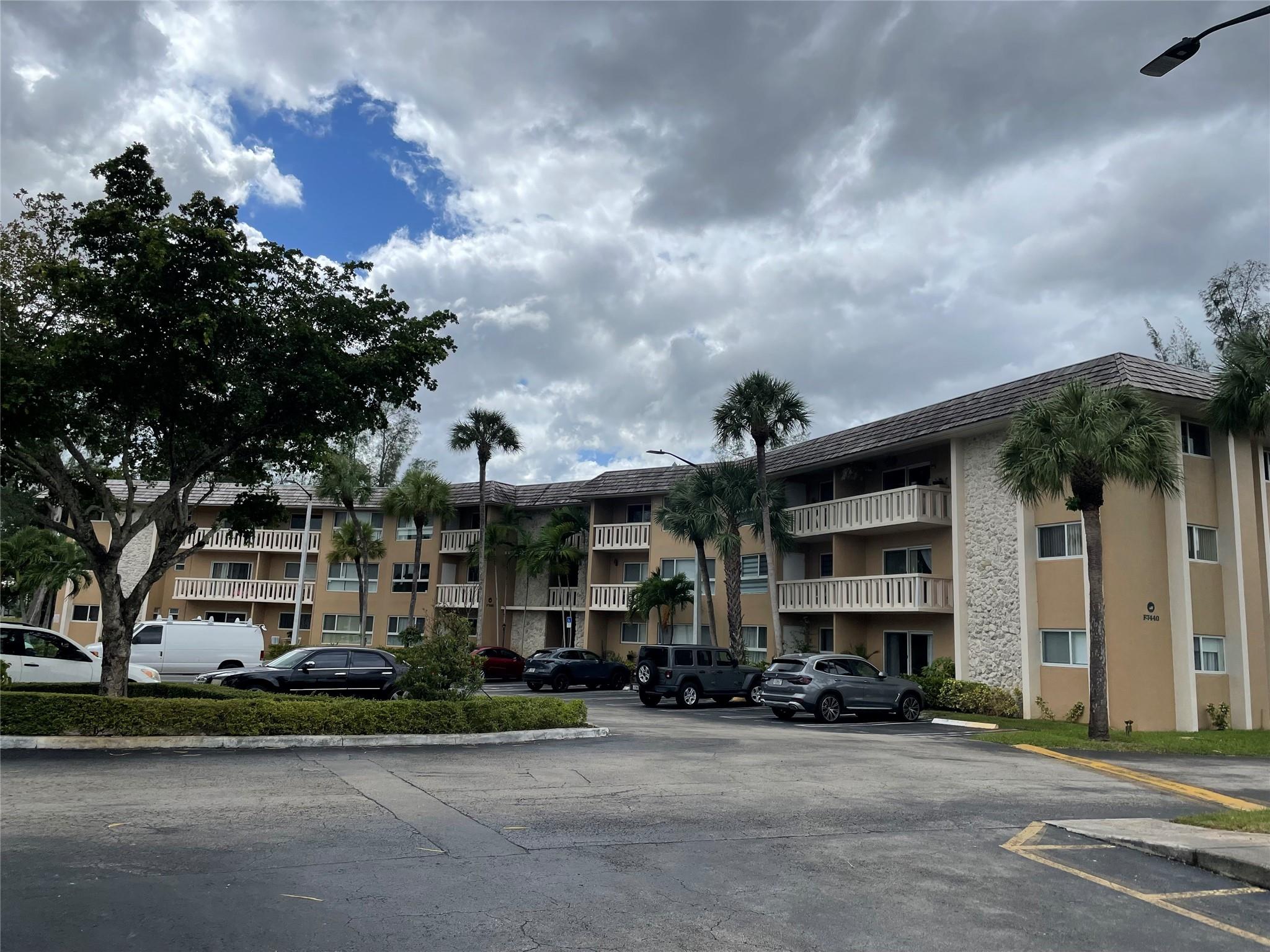 Villas Of Miami Lakes Con - Residential Lease