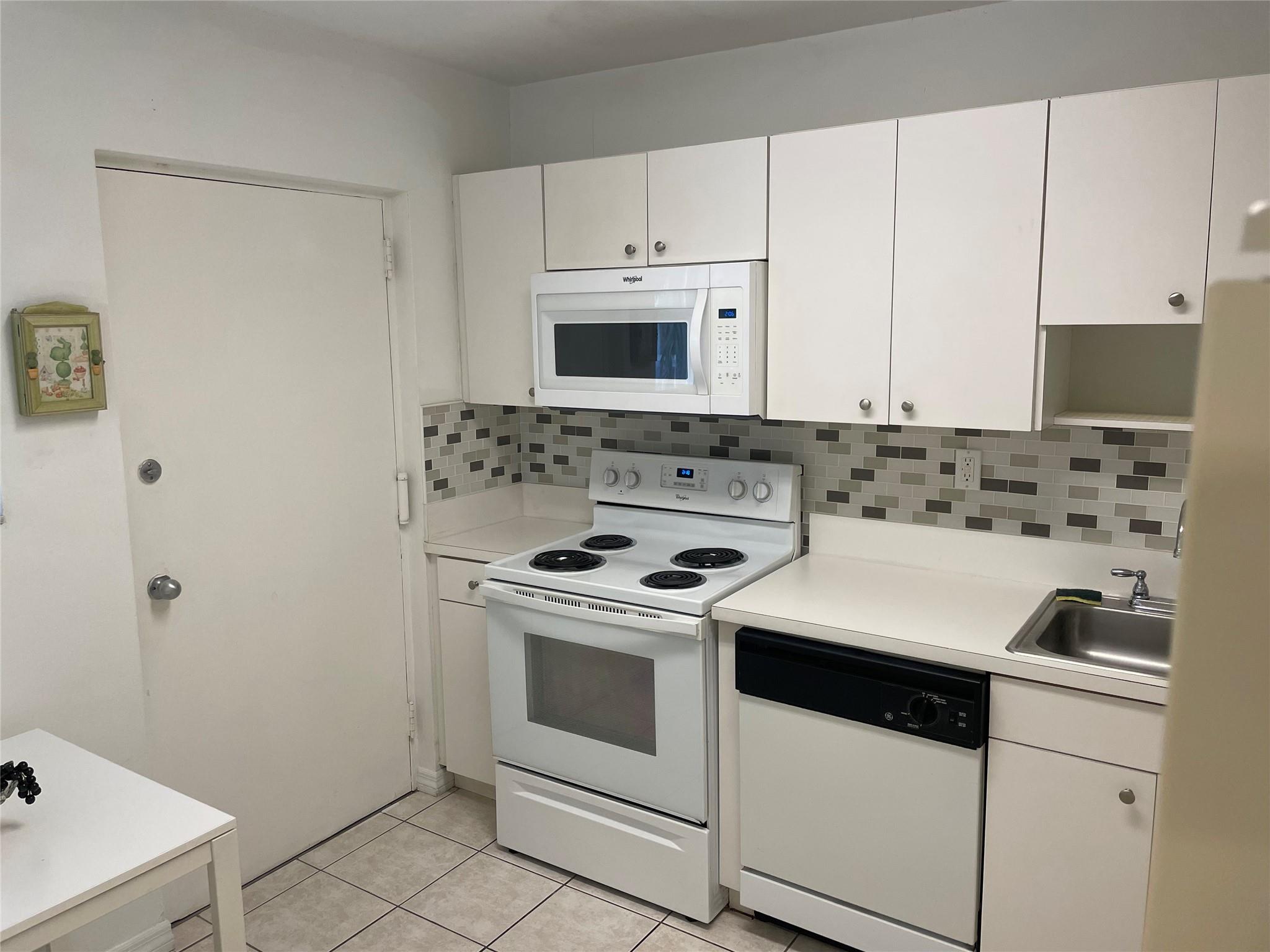 Villas Of Miami Lakes Con - Residential Lease