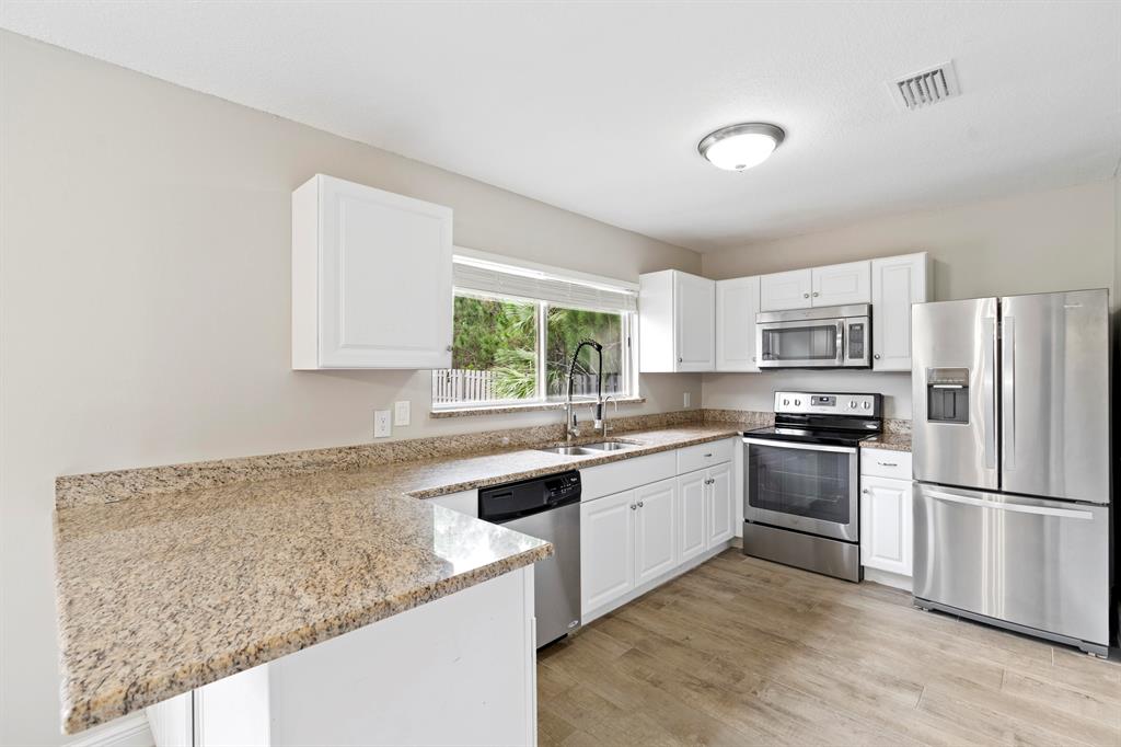 PORT ST LUCIE SECTION 40 - Residential