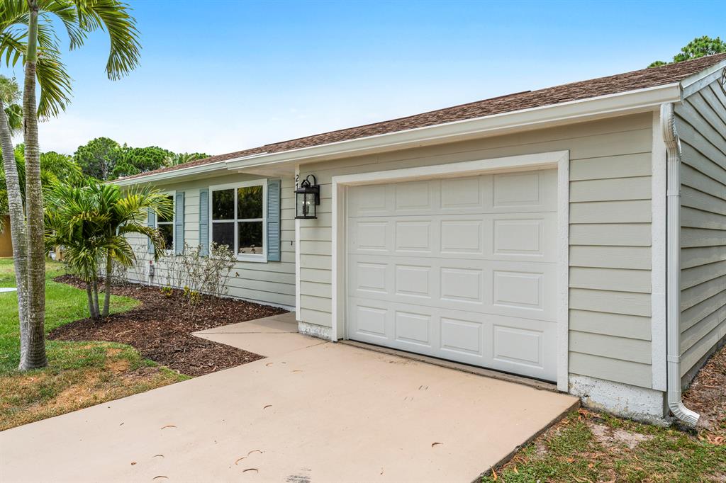 PORT ST LUCIE SECTION 40 - Residential