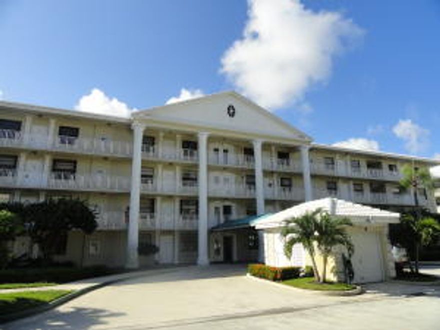 SPACIOUS 2BEDROOM/2BATH 2ND FLOOR END UNIT WITH FOYER,EAT-IN-KITCHEN WITH STAINLESS STEEL APPLIANCES,BREAKFAST BAR,GREAT ROOM, LAUNDRY ROOM AND BONUS 3RD BEDROOM/STORAGE,UNOBSTRUCTED VIEWS OF COURTYARD AND CLUBHOUSE FROM  PICTURE WINDOWS,NEWER A/C,BATH FIXTURES,NEW BATH CABINET IN MASTER,ALL NEW PAINT & CARPETING, LAMINATE IN KITCHEN/FOYER,TILED BATHS.COMMUNITY OFFERS 4POOL/CLUBHOUSES WITH GAME & EXERCIZE ROOMS,SIDEWALKS, 1 PET UP TO 20LBS ALLOWED.