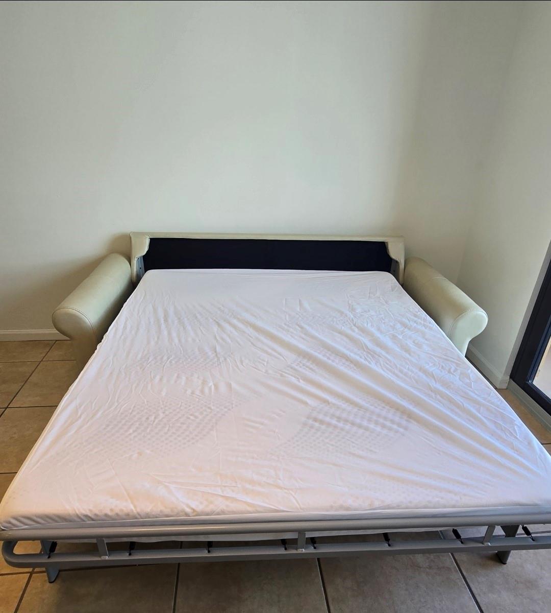 TOWER CONDO AT CITYPLACE - Residential Lease