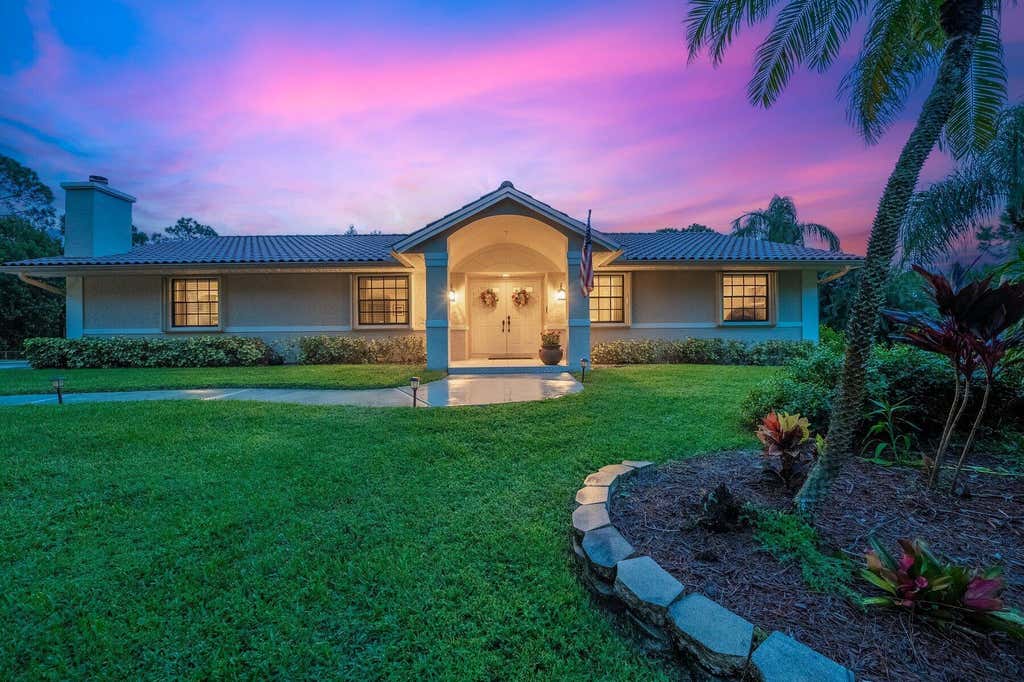 Photo of 15652 79th Terrace N, Palm Beach Gardens, FL 33418 (MLS # R10913963)