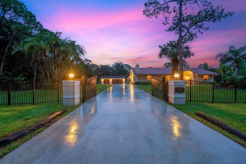 Photo of 15652 79th Terrace N, Palm Beach Gardens, FL 33418 (MLS # R10913963)