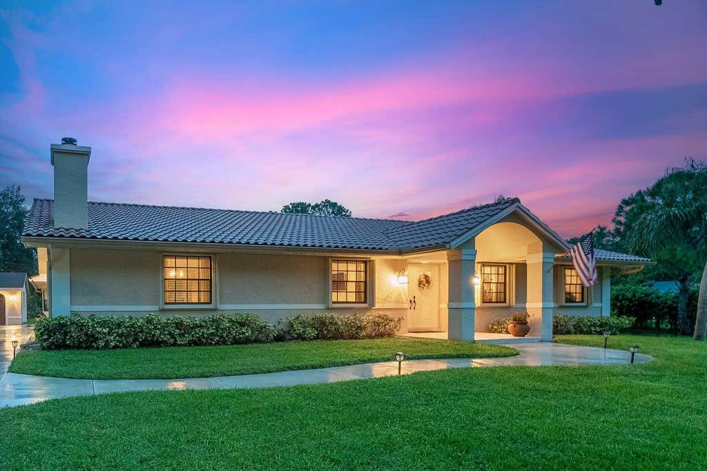 Photo of 15652 79th Terrace N, Palm Beach Gardens, FL 33418 (MLS # R10913963)