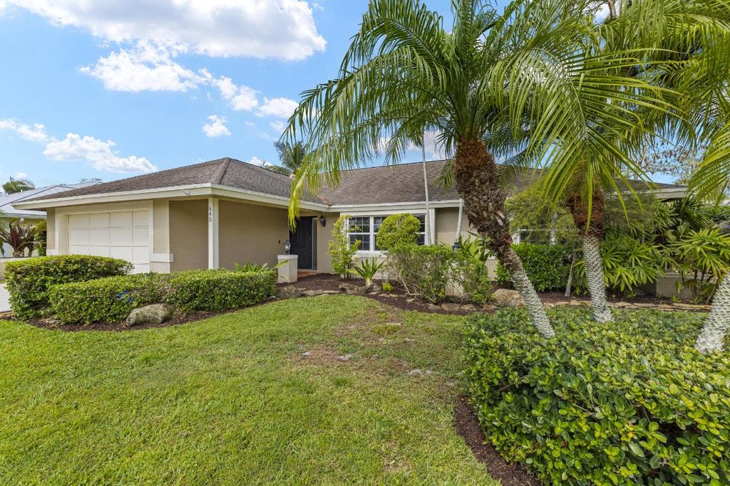 Photo of 645 Carnation Court, Wellington, FL 33414 (MLS # R11078055)