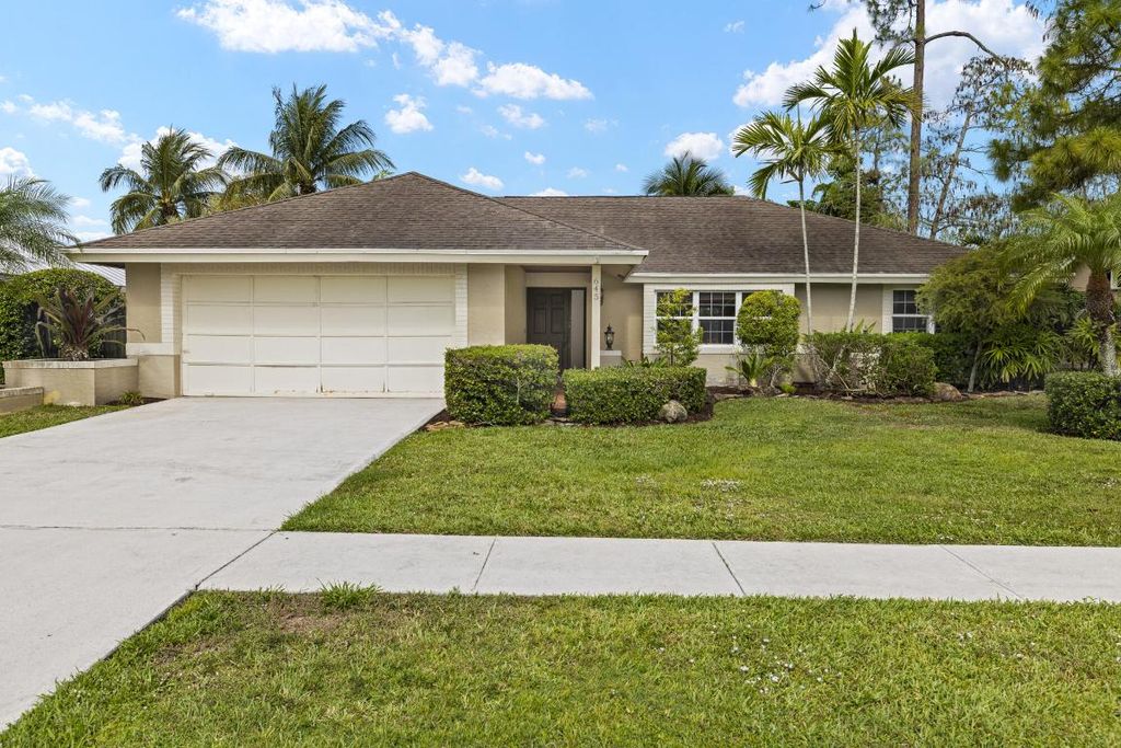 Photo of 645 Carnation Court, Wellington, FL 33414 (MLS # R11078055)