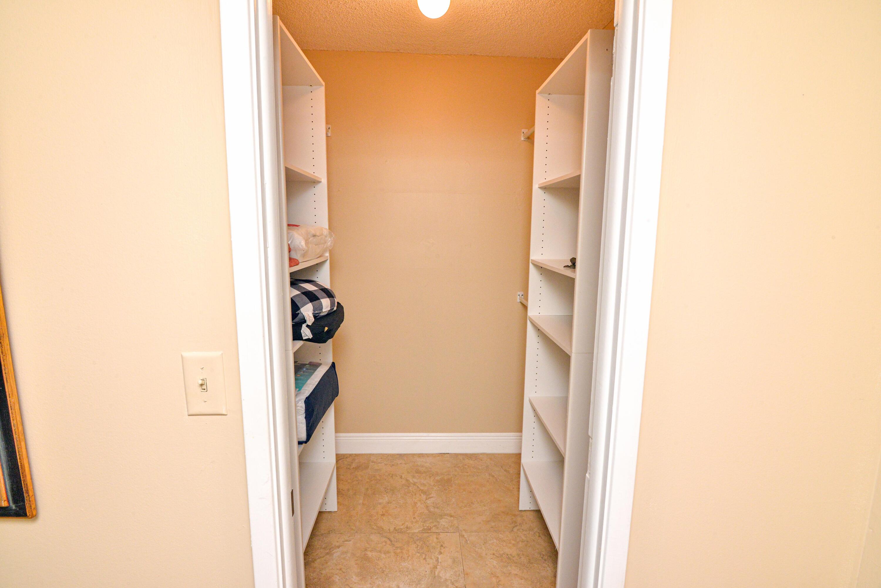 NO 21 PALM-AIRE COUNTRY CLUB - Residential Lease