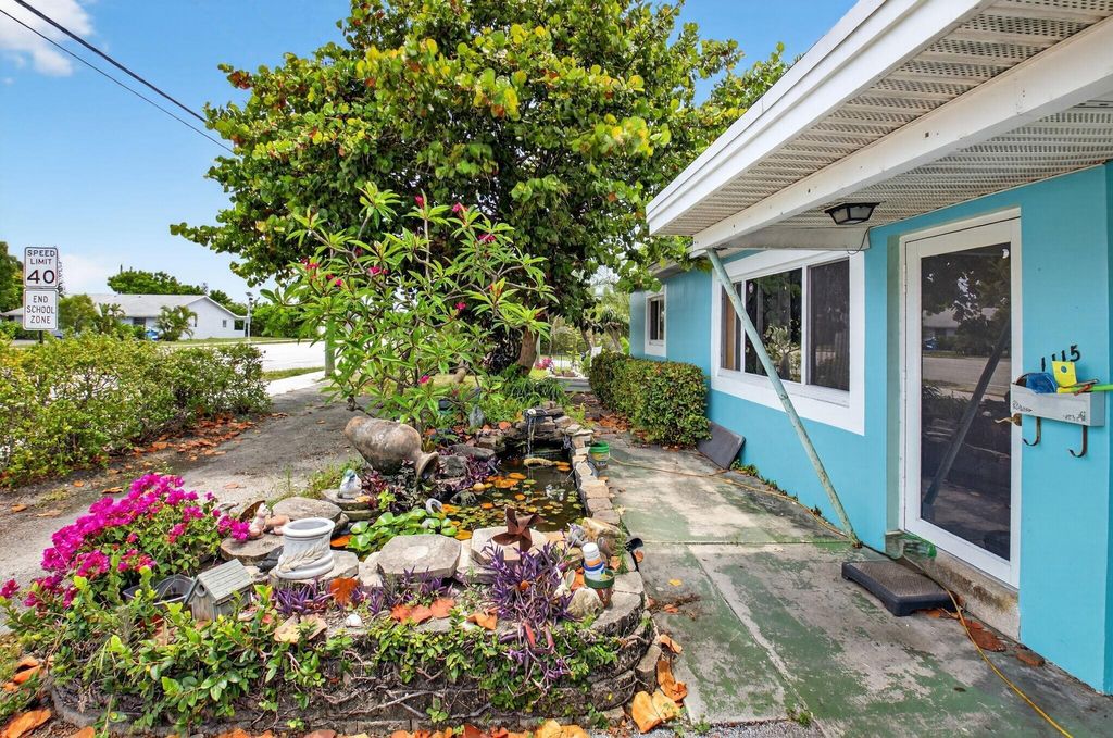 Photo of 1115 S Seacrest Boulevard, Boynton Beach, FL 33435 (MLS # R11096138)