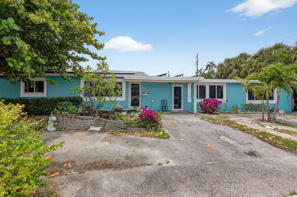 Photo of 1115 S Seacrest Boulevard, Boynton Beach, FL 33435 (MLS # R11096138)