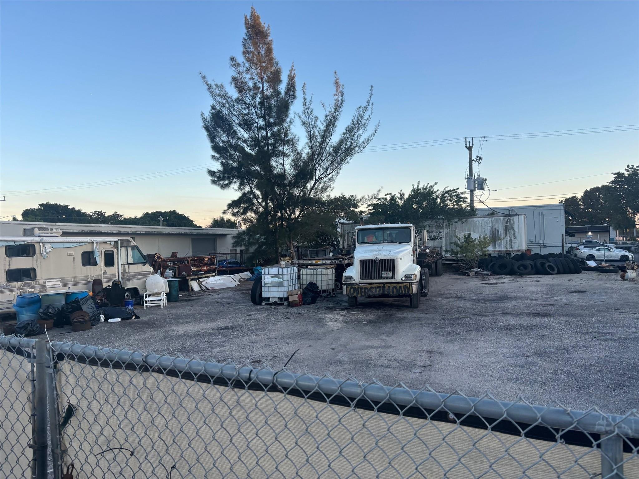 DAVIS INDUSTRIAL - Land