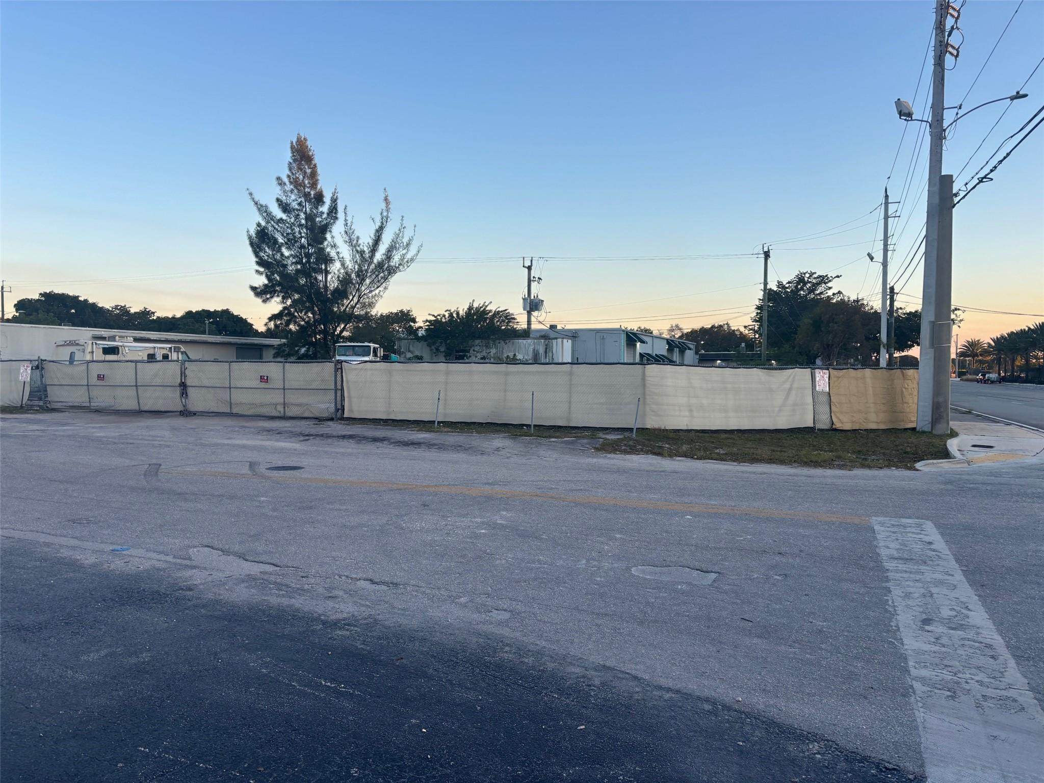 DAVIS INDUSTRIAL - Land