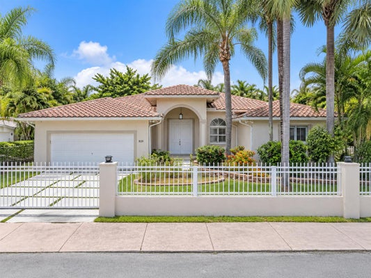 820 TANGIER ST, CORAL GABLES, FL 33134 - Image 4391bbbaf6abc6cdbbad24adde93e9db/1310874875