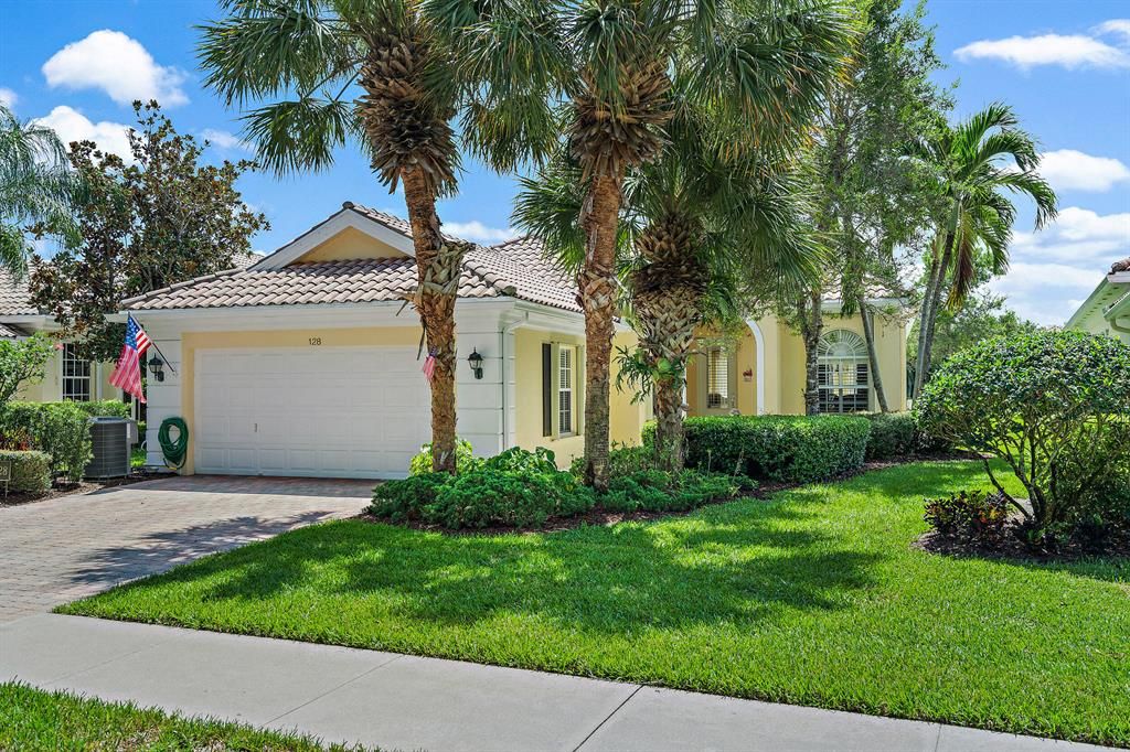 Photo of 128 Euphrates Circle, Palm Beach Gardens, FL 33410 (MLS # R10746119)