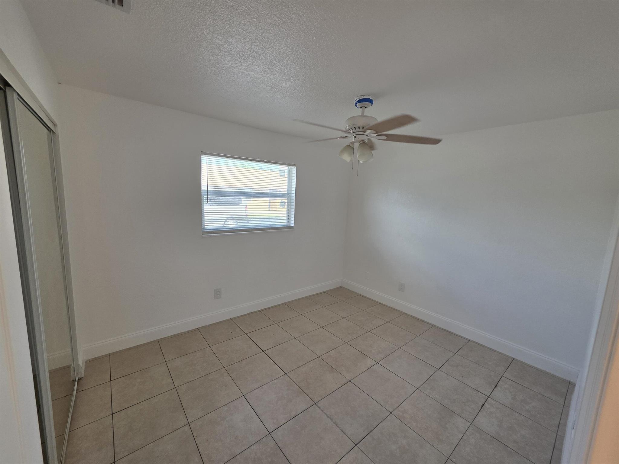 LAKE WORTH TOWN OF - Residential Lease