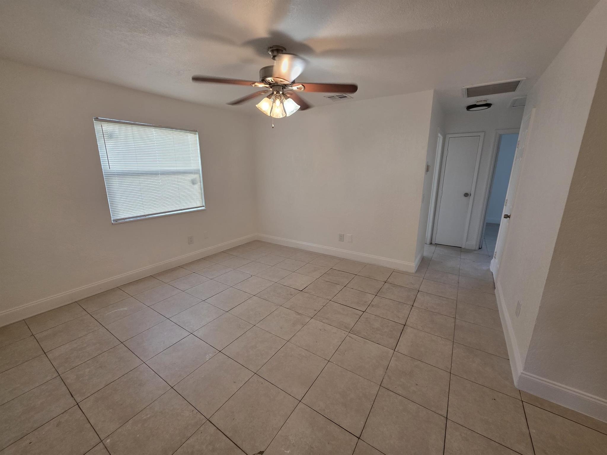 LAKE WORTH TOWN OF - Residential Lease
