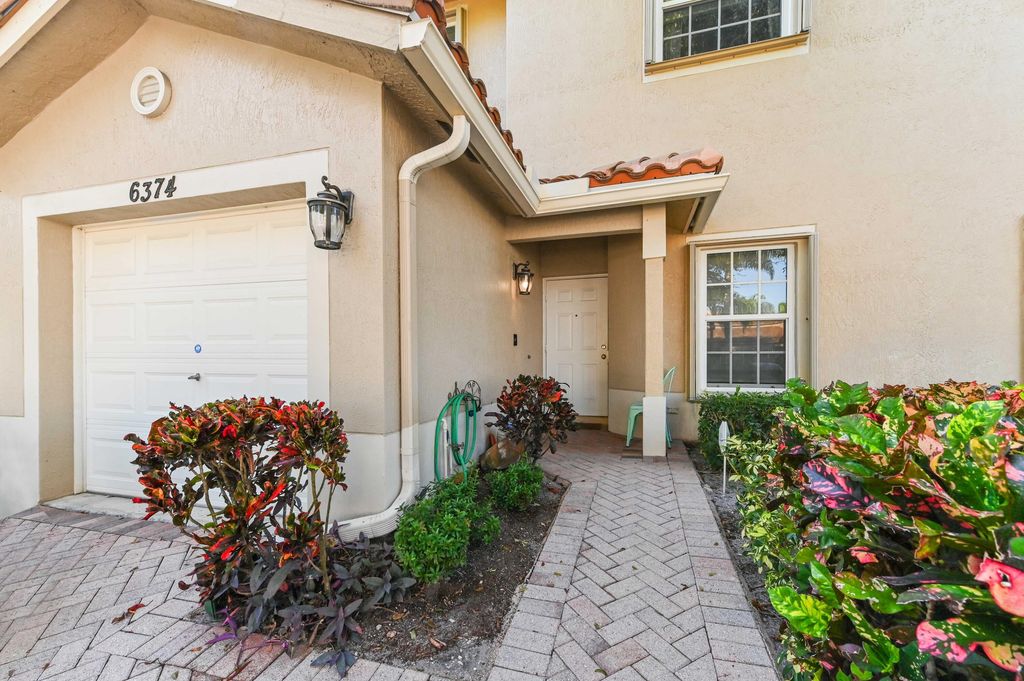 Photo of 6374 Park Lake Circle #6374, Boynton Beach, FL 33437 (MLS # B26011685)