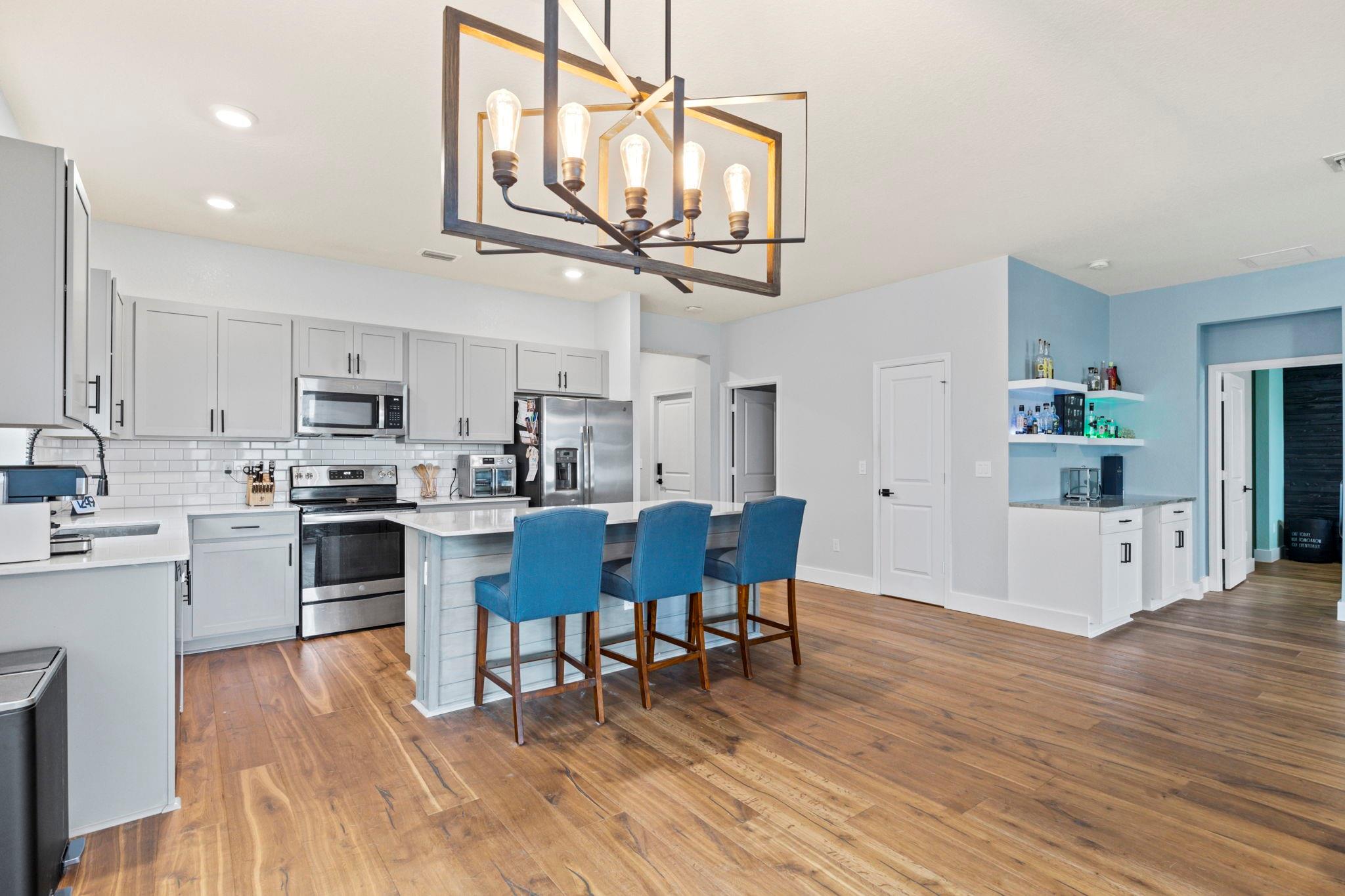 7609 NW Greenbank Cir