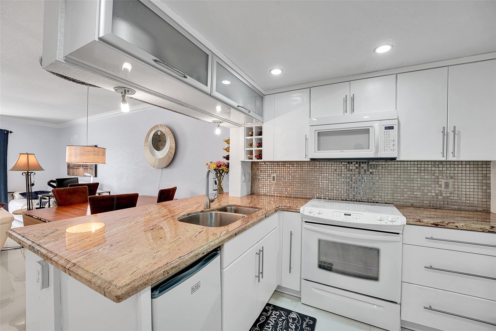 17090 NE 14th Ave 103