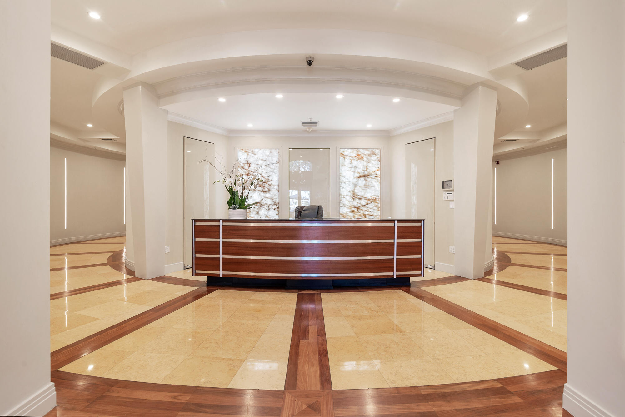 ESPLANADE GRANDE CONDO - Residential