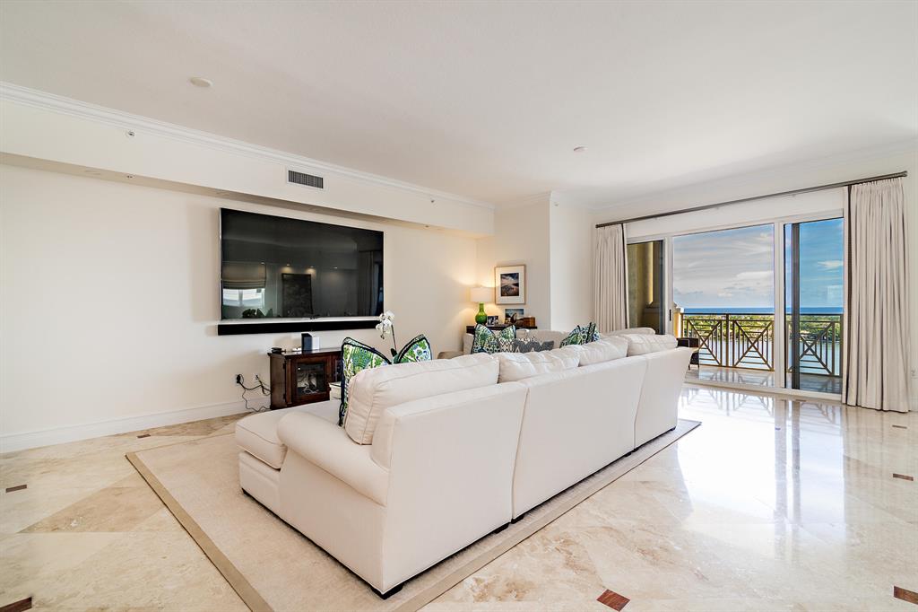 ESPLANADE GRANDE CONDO - Residential