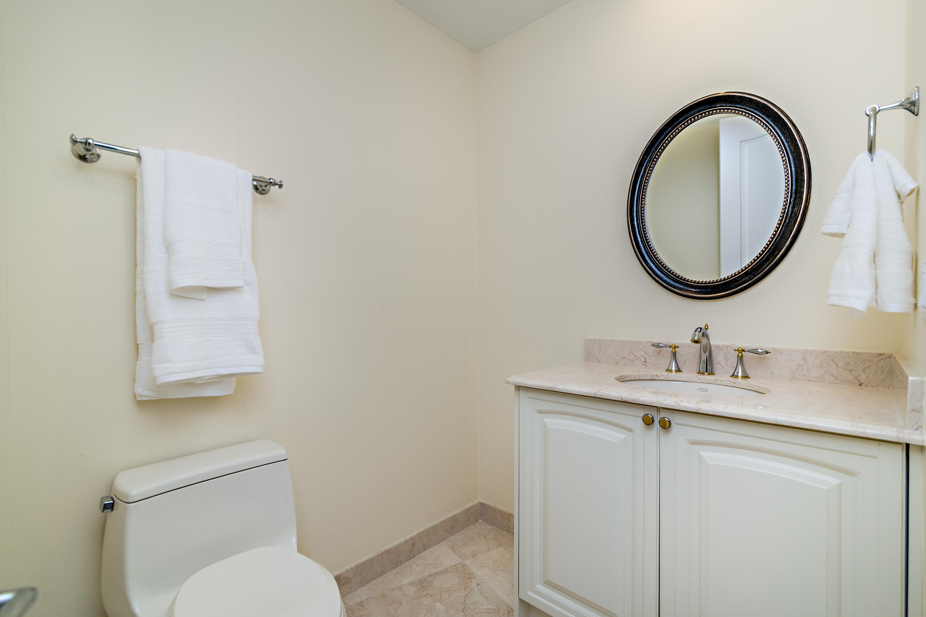 ESPLANADE GRANDE CONDO - Residential