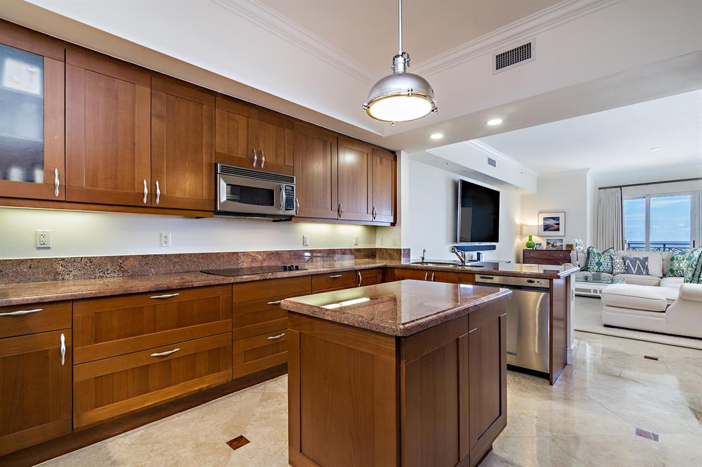 ESPLANADE GRANDE CONDO - Residential