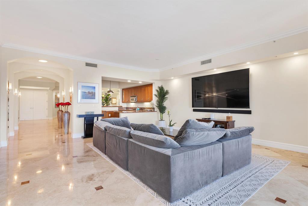 ESPLANADE GRANDE CONDO - Residential